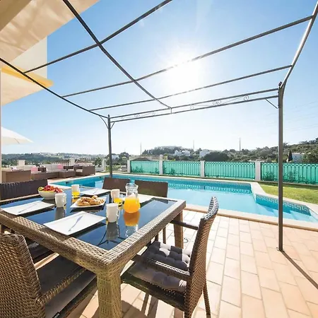 فيلة Vale Formoso Sleeps 6 Air Con Wifi *